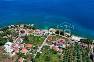 Terreno edificabile a 40 m dal mare, 625 m², Ugljan, Zara