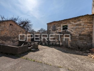 Istria, Karojba - 3 immobili da adattare