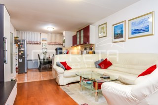 Vendita, Appartamento, Gajnice, Argentinska, 4l, 93m2