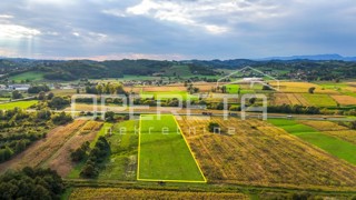 Terreno di 9.351 m² vicino alla zona imprenditoriale Nord 2, Jakovlje