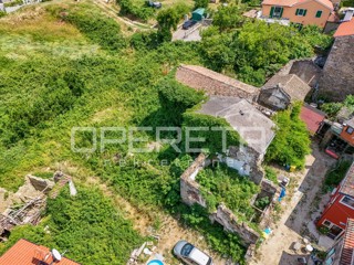 Istria, Momjan – Terreno Edificabile con Rovine