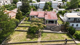 Villa unica con vista incantevole a Njivice, Krk