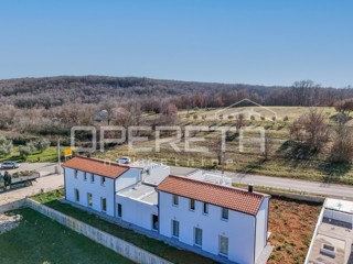 Vendita, Casa, Momjan, Momjan, Edificio doppio, 231m2