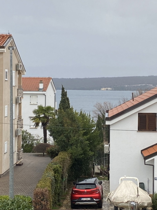 Porat, Malinska - appartamento a 100m dal mare, vista mare