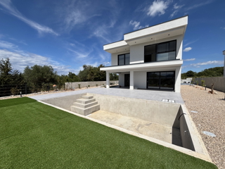 Moderna lussuosa villa con piscina e vista mare – Brzac, isola di Krk