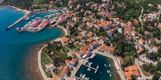 <strong>Luksuzna kuća s bazenom i zasebnim apartmanom na otoku Lošinju - Nerezine</strong>