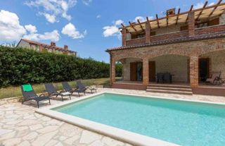 <Villa>Prekrasna villa con piscina in un ambiente tranquillo - Vodnjan</Villa>