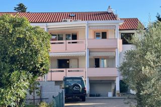 <pre>Bellissimo appartamento a Puntu, in ottima posizione, a 50m dal mare</pre>