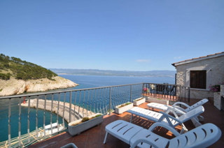 <Vila - Vrbnik, centar - unica posizione>
