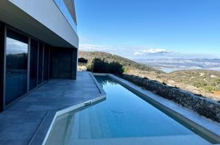 Lussuosa villa familiare con piscina e vista panoramica sul mare – Vrbnik, isola di Krk