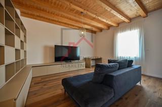 Istria, Cittanova - Casa in pietra ristrutturata con vista mare