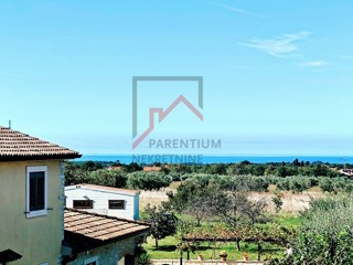 Istria, zona Parenzo - Appartamento di design con tre camere da letto e vista mare - nuova costruzione