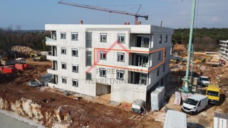 Istria, Parenzo - Appartamento a 1 km dal mare, al primo piano