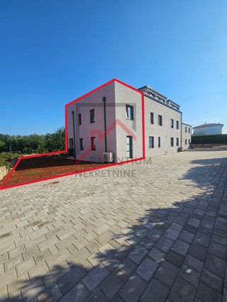 Parenzo, dintorni, appartamento su due piani con vista mare!