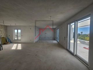 Parenzo, splendida penthouse con vista mare!