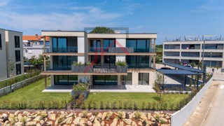 Istria, Cittanova - Istria, Cittanova - Moderno edificio di nuova costruzione con giardino, terrazza e vista mare