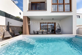 Malinska, esclusiva casa di stile con aista mare!