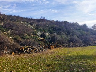 Čižići, terreno edificabile, a 500 m dal mare!