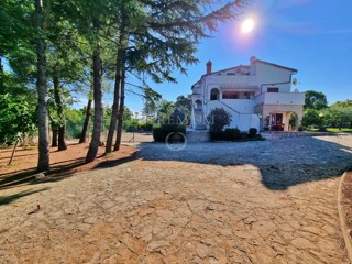 Dintorni di Malinska, casa indipendente con ampio giardino!