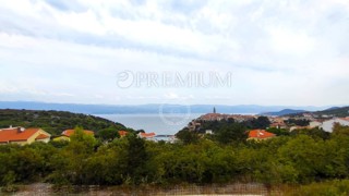 Vrbnik, terreno edificabile a 200 m dal mare! Vista mare!