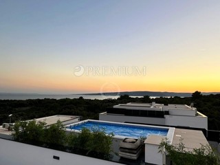 Krk, appartamento duplex con terrazza sul tetto e piscina!