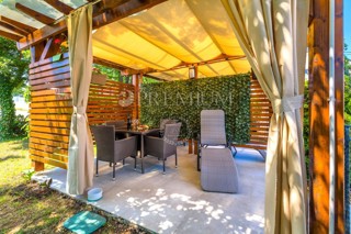 Malinska – appartamento con giardino, a 900 m dal mare!