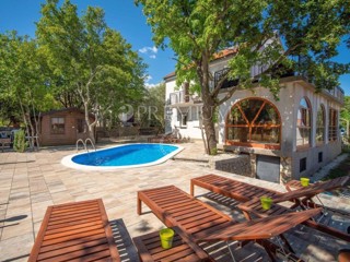 Punat, dintorni, casa indipendente con piscina!