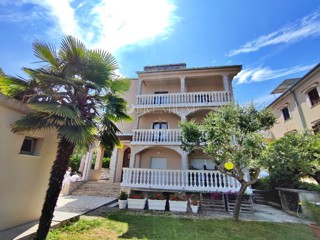 Malinska, condominio con 6 unità abitative in vendita!