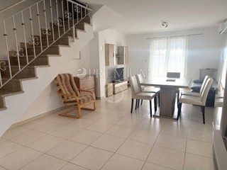 Njivice, casa doppia con due appartamenti, ottima occasione!