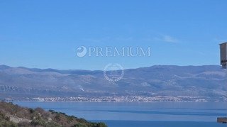 Vrbnik, terreno spazioso con vista mare!