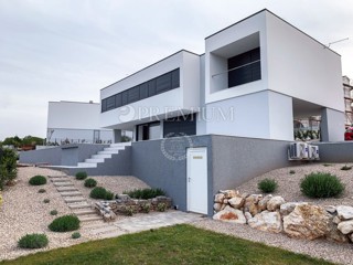 Krk, dintorni, nuova costruzione di lusso in vendita in una posizione tranquilla!