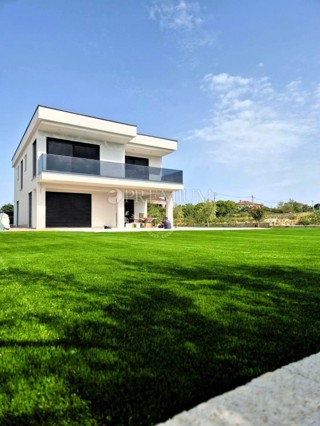 Krk, nuova casa indipendente con piscina!