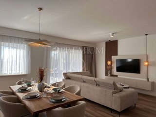 Dobrinj, casa di lusso di nuova costruzione con piscina!