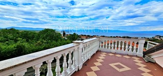 Malinska, spazioso appartamento con una bellissima vista sul mare!