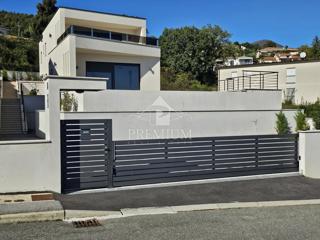 VILLA ESCLUSIVA CON PISCINA, CENTRO, VICINO AL MARE