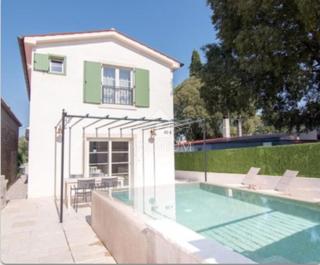 CASA CON PISCINA, ADATTA AL TURISMO