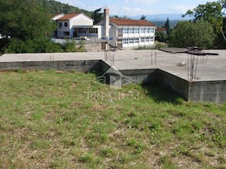 COSTRUZIONE INIZIATA IN UNA BUONA POSIZIONE, VISTA