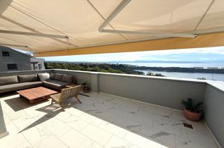 Appartamento, per la vendita, Omišalj, Croazia, 99 m2, 400.000,00 EUR