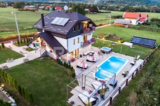 PLITVICE-CASA DI LUSSO CON PISCINA E AMPIO GIARDINO