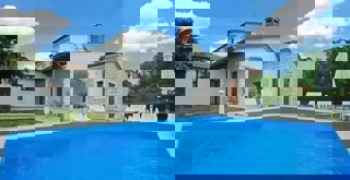 PARENZO D INTORNI- VILLA IN VENDITA CON PISCINA