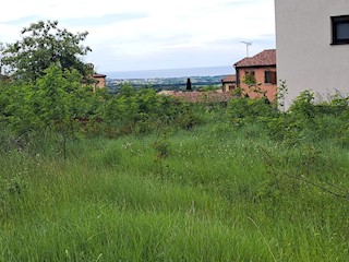 KAŠTELIR-TERRENO EDIFICABILE IN VENDITA