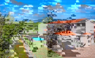 PARENZO 2 KM-VILLA DI LUSSO CON PISCINA IN VENDITA