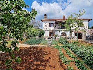 PORTOLE DINTORNI  - CASA CON AMPIO GIARDINO IN VENDITA