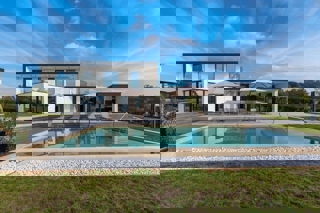 DINTORNI PARENZO - VILLA MODERNA IN VENDITA
