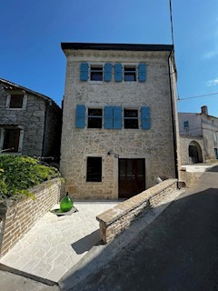 VIŽINADA-CASA IN PIETRA RISTRUTTURATA IN VENDITA