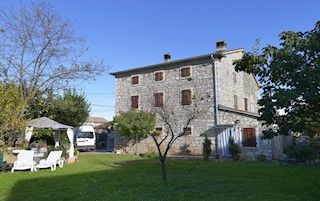 POREČ - STUPENDA CASA IN PIETRA CON AMPIO GIARDINO