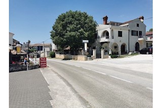 ORSERA 8 KM -TENUTA CON 3 CASE