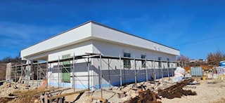 POREČ-CASA IN COSTRUZIONE CON PISCINA