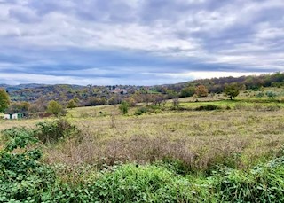 Terreno edificabile 741 m2 nel centro dell'Istria, per la costruzione di una villa con piscina, Karojba, Istria