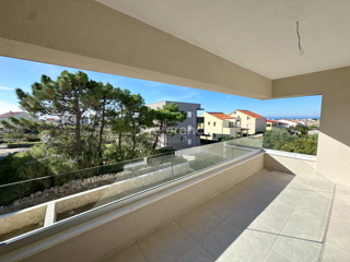 Povljana - appartamento bilocale al piano terra con giardino